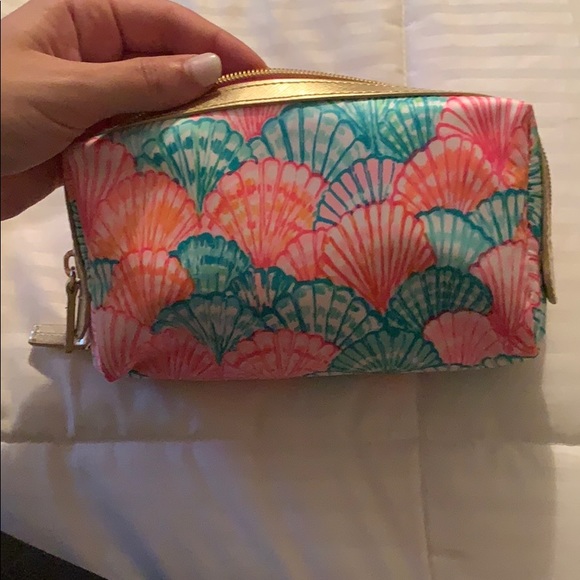 Lilly Pulitzer Travel Case - Picture 4 of 4